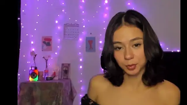 cute roxana  online show from February 28, 2025, 11:12 pm