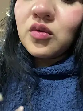 dannarossy  online show from January 17, 2025, 8:13 am