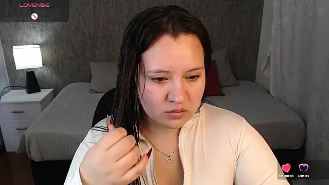 dannarossy  online show from January 19, 2025, 7:04 am