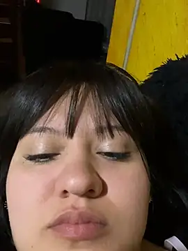 dannarossy  online show from January 22, 2025, 8:29 am