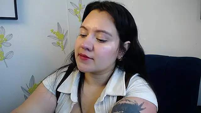 dannarossy  online show from February 20, 2025, 12:47 pm