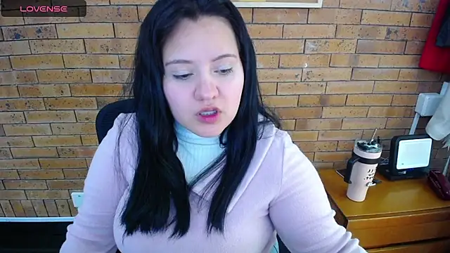 dannarossy  online show from February 26, 2025, 4:36 am