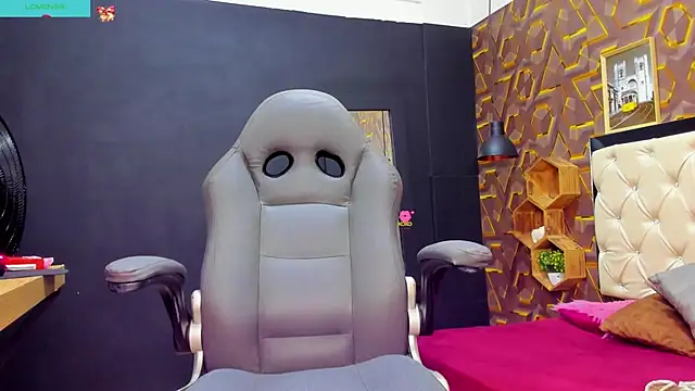 Snapshot of deyy_madissonn chatting on December 30, 2024, 8:15 pm deyy madissonn online show from December 30, 2024, 8:15 pm