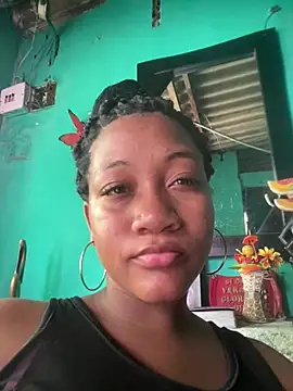 AleezaFrench online show from May 3, 2026, 3:18 pm