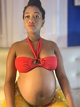 AleezaFrench online show from May 21, 2026, 1:07 pm