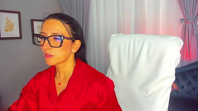 kira moon   online show from February 8, 2026, 7:28 pm