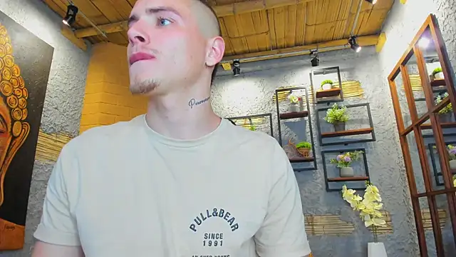 JordanThompson  online show from March 18, 2025, 10:26 pm