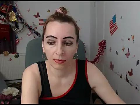 Snapshot of EvelynAngell chatting on January 9, 2025, 6:59 am EvelynAngell online show from January 9, 2025, 6:59 am