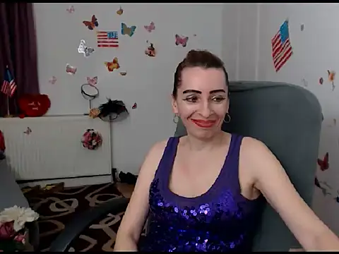 Snapshot of EvelynAngell chatting on January 15, 2025, 1:09 pm EvelynAngell online show from January 15, 2025, 1:09 pm