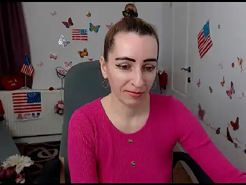 Snapshot of EvelynAngell chatting on January 27, 2025, 6:52 am EvelynAngell online show from January 27, 2025, 6:52 am