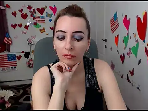 Snapshot of EvelynAngell chatting on January 29, 2025, 10:16 am EvelynAngell online show from January 29, 2025, 10:16 am