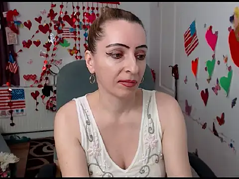 Snapshot of EvelynAngell chatting on March 3, 2025, 10:06 am EvelynAngell online show from March 3, 2025, 10:06 am