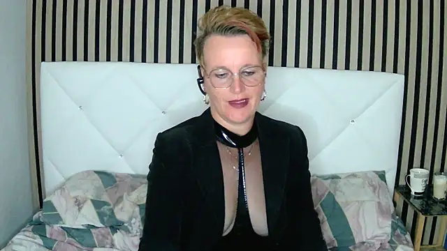 xxNoeliaxx online show from December 7, 2024, 10:56 am