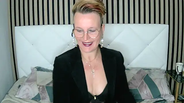 xxNoeliaxx online show from December 22, 2024, 8:16 am