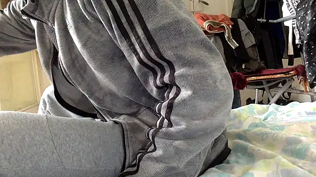 Snapshot of molozeb chatting on February 24, 2026, 2:04 pm molozeb online show from February 24, 2026, 2:04 pm