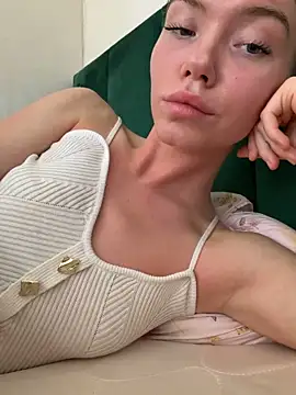 Snapshot of Lisaaa_Alisa chatting on March 19, 2026, 9:02 am Lisaaa Alisa online show from March 19, 2026, 9:02 am