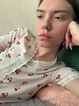 Lisaaa Alisa online show from May 14, 2026, 4:52 am