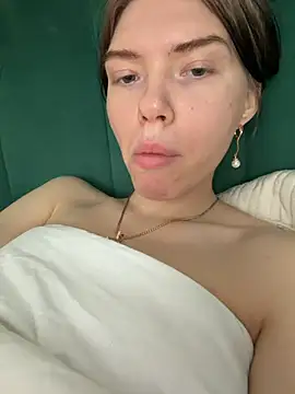 Lisaaa Alisa online show from May 15, 2026, 8:43 am