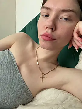 Lisaaa Alisa online show from May 18, 2026, 4:18 am
