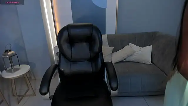 JessicaWilliams1 online show from October 5, 2025, 8:34 am