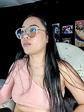 Snapshot of Janna_mnt chatting on December 3, 2024, 6:48 am Janna mnt online show from December 3, 2024, 6:48 am