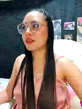 Snapshot of Janna_mnt chatting on December 8, 2024, 3:53 am Janna mnt online show from December 8, 2024, 3:53 am