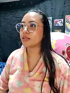 Snapshot of Janna_mnt chatting on December 29, 2024, 12:01 pm Janna mnt online show from December 29, 2024, 12:01 pm
