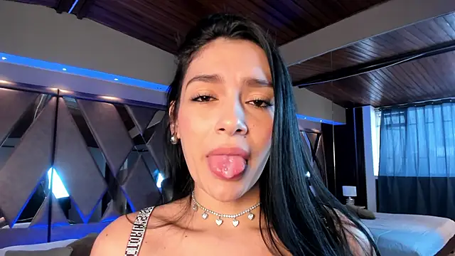 carina rossi online show from January 14, 2025, 3:04 pm