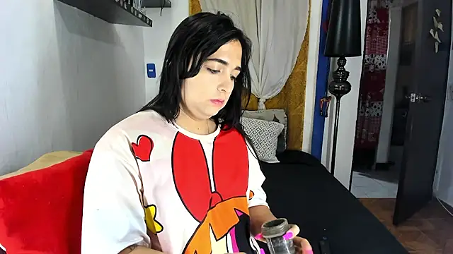 Snapshot of SARAMISHA chatting on October 4, 2025, 9:02 pm SARAMISHA online show from October 4, 2025, 9:02 pm