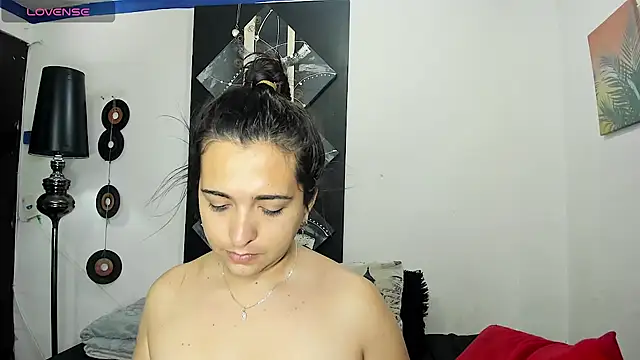 SARAMISHA online show from July 3, 2026, 1:06 pm