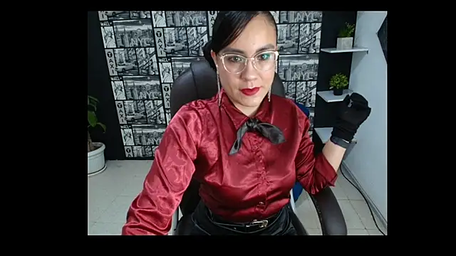 Snapshot of Agata-Moon chatting on October 19, 2025, 2:18 pm Agata-Moon online show from October 19, 2025, 2:18 pm