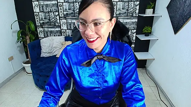 Snapshot of Agata-Moon chatting on October 31, 2025, 1:34 pm Agata-Moon online show from October 31, 2025, 1:34 pm