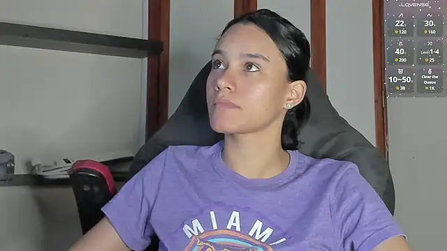 Snapshot of SamanthaWatson chatting on January 10, 2025, 12:59 am SamanthaWatson online show from January 10, 2025, 12:59 am