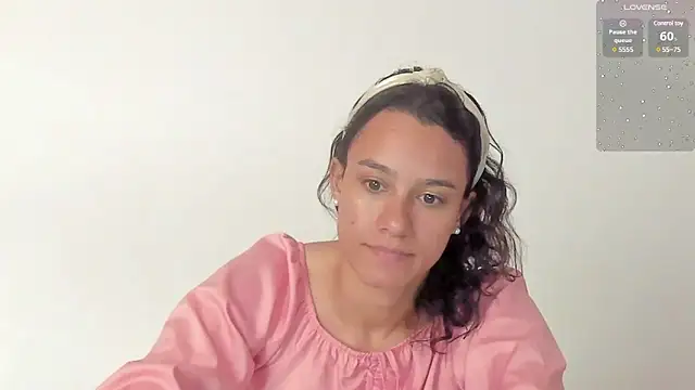 Snapshot of SamanthaWatson chatting on February 9, 2025, 5:22 pm SamanthaWatson online show from February 9, 2025, 5:22 pm