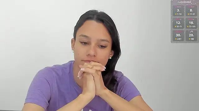 Snapshot of SamanthaWatson chatting on February 19, 2025, 5:27 pm SamanthaWatson online show from February 19, 2025, 5:27 pm