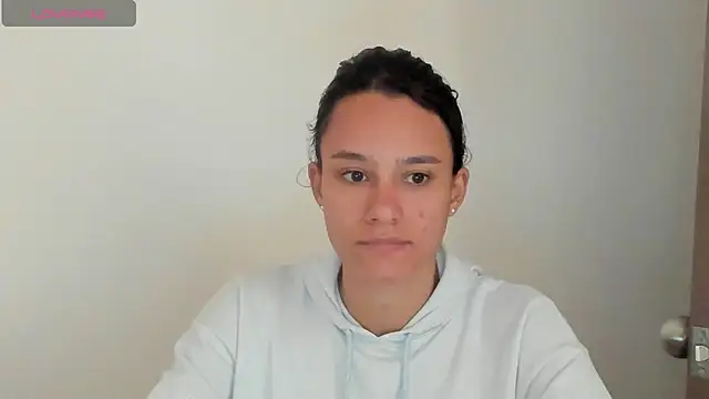 Snapshot of SamanthaWatson chatting on March 10, 2025, 7:18 pm SamanthaWatson online show from March 10, 2025, 7:18 pm