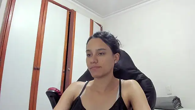 Snapshot of SamanthaWatson chatting on March 15, 2025, 1:19 am SamanthaWatson online show from March 15, 2025, 1:19 am