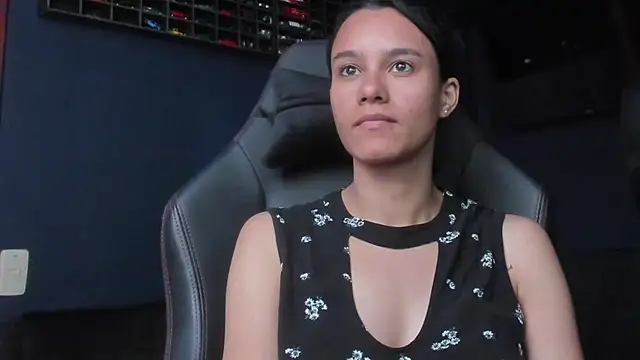 Snapshot of SamanthaWatson chatting on March 16, 2025, 5:28 pm SamanthaWatson online show from March 16, 2025, 5:28 pm