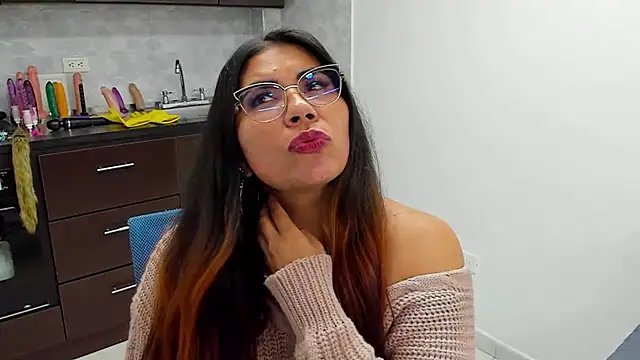 Snapshot of Luna_Dumont chatting on January 23, 2025, 2:28 pm Luna Dumont online show from January 23, 2025, 2:28 pm