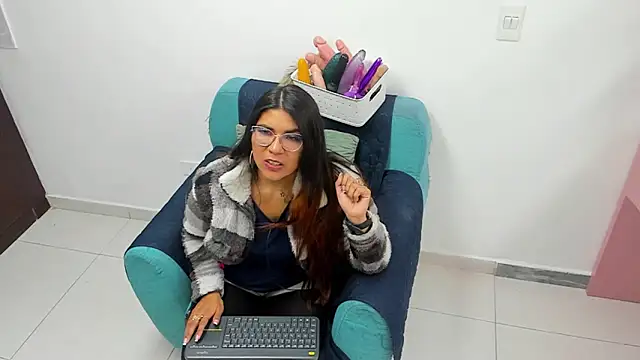 Snapshot of Luna_Dumont chatting on February 1, 2025, 11:32 am Luna Dumont online show from February 1, 2025, 11:32 am