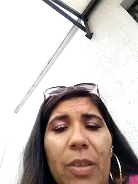 Snapshot of Luna_Dumont chatting on February 2, 2025, 9:23 pm Luna Dumont online show from February 2, 2025, 9:23 pm