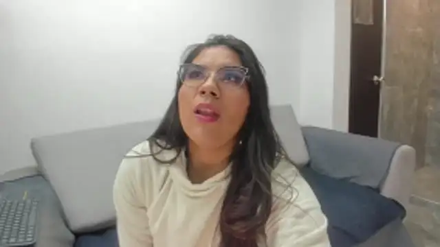 Luna Dumont online show from January 7, 2026, 11:12 am