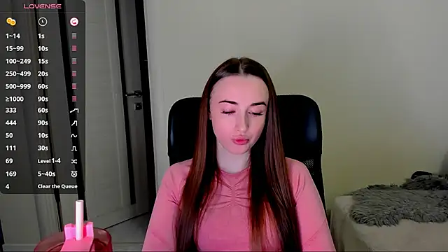 Snapshot of Kimmberr chatting on October 28, 2025, 7:01 am Kimmberr online show from October 28, 2025, 7:01 am