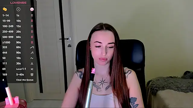 Snapshot of Kimmberr chatting on December 4, 2025, 2:43 am Kimmberr online show from December 4, 2025, 2:43 am