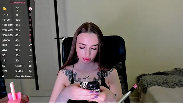 Snapshot of Kimmberr chatting on January 15, 2026, 2:27 am Kimmberr online show from January 15, 2026, 2:27 am