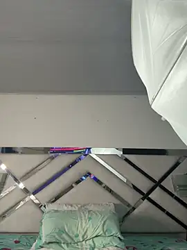 Snapshot of maybelline69 chatting on February 24, 2026, 11:14 pm maybelline69 online show from February 24, 2026, 11:14 pm