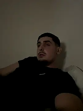 Snapshot of Vale_187 chatting on December 20, 2025, 3:13 am Vale 187 online show from December 20, 2025, 3:13 am