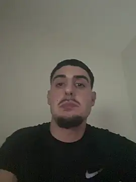 Snapshot of Vale_187 chatting on December 20, 2025, 3:19 pm Vale 187 online show from December 20, 2025, 3:19 pm