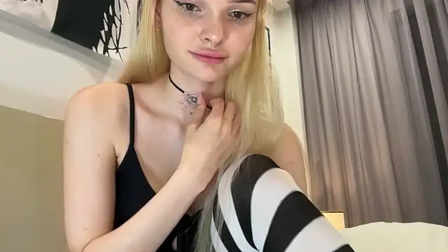 Snapshot of alpraz0lam chatting on December 7, 2024, 5:20 pm alpraz0lam online show from December 7, 2024, 5:20 pm