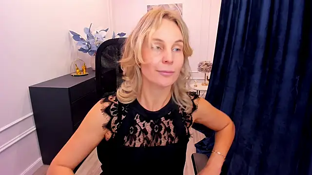 Snapshot of Sinty_Devis chatting on September 25, 2025, 11:36 am Sinty Devis online show from September 25, 2025, 11:36 am